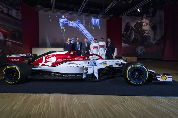 Kimi Räikkönen wraz z żoną zagra w mini serialu 5 reklam.